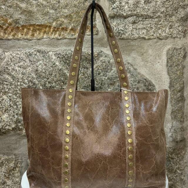 Bolso shopper tachas piel