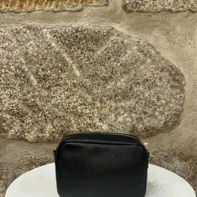 Bandolera negra piel