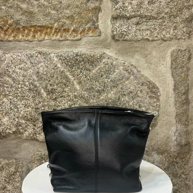 Bolso tachas piel negro