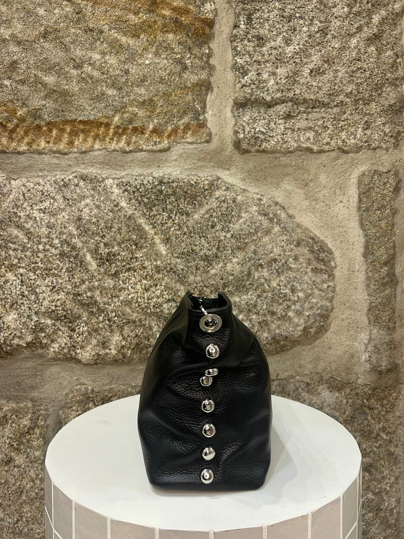 Bolso tachas piel negro